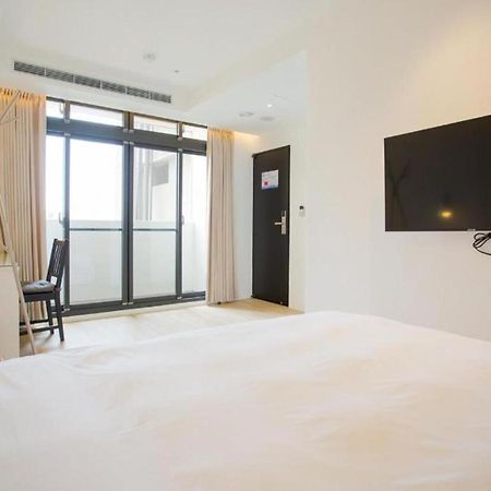 Mini West Hotel Тайчжун Екстер'єр фото