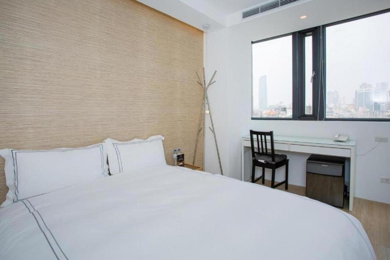Mini West Hotel Тайчжун Екстер'єр фото